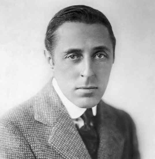 RH  D W griffith.jpg (61417 bytes)